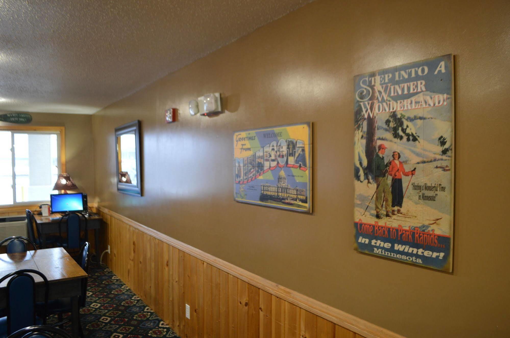 Hotel Super 8 By Wyndham Park Rapids Extérieur photo